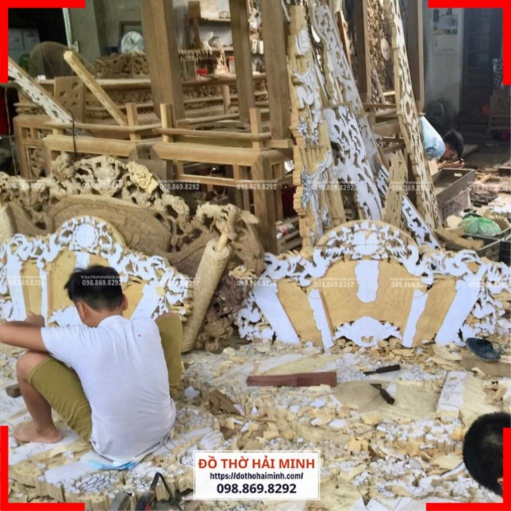 Hình ảnh các thợ đục tại xưởng đồ thờ Hải Minh